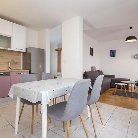 Apartman Sesna Bol Exterior photo