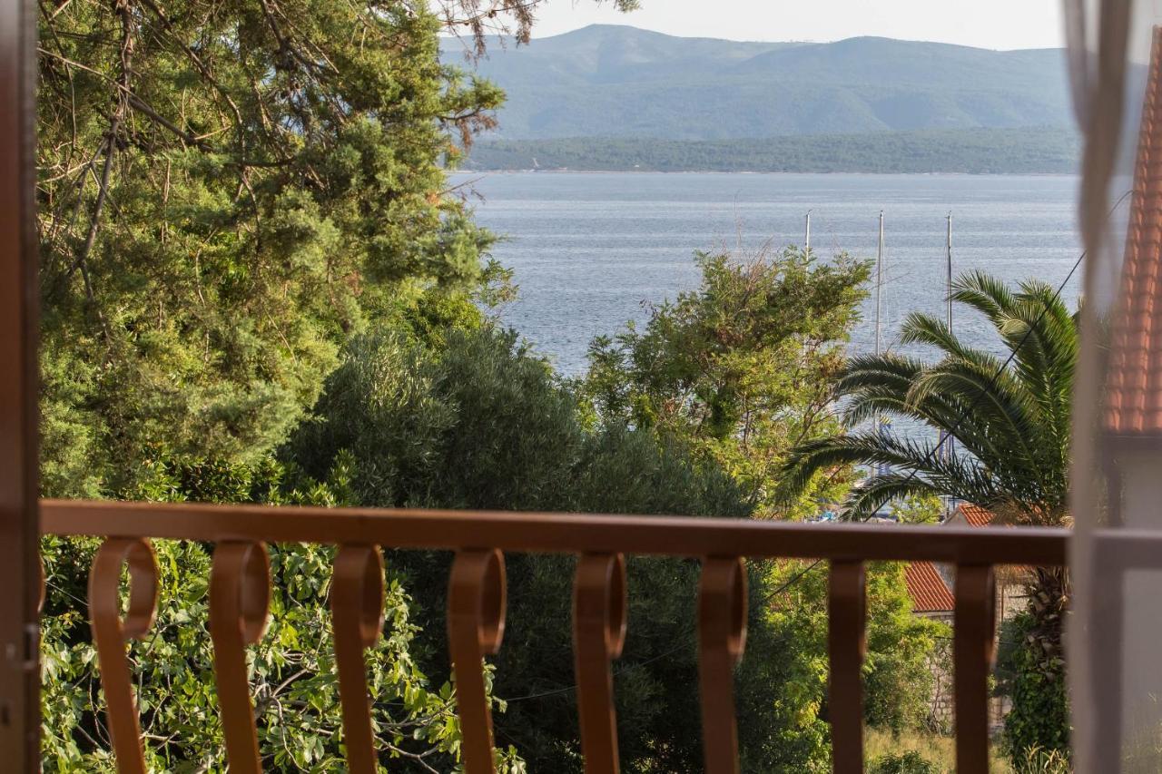 Apartman Sesna Bol Exterior photo